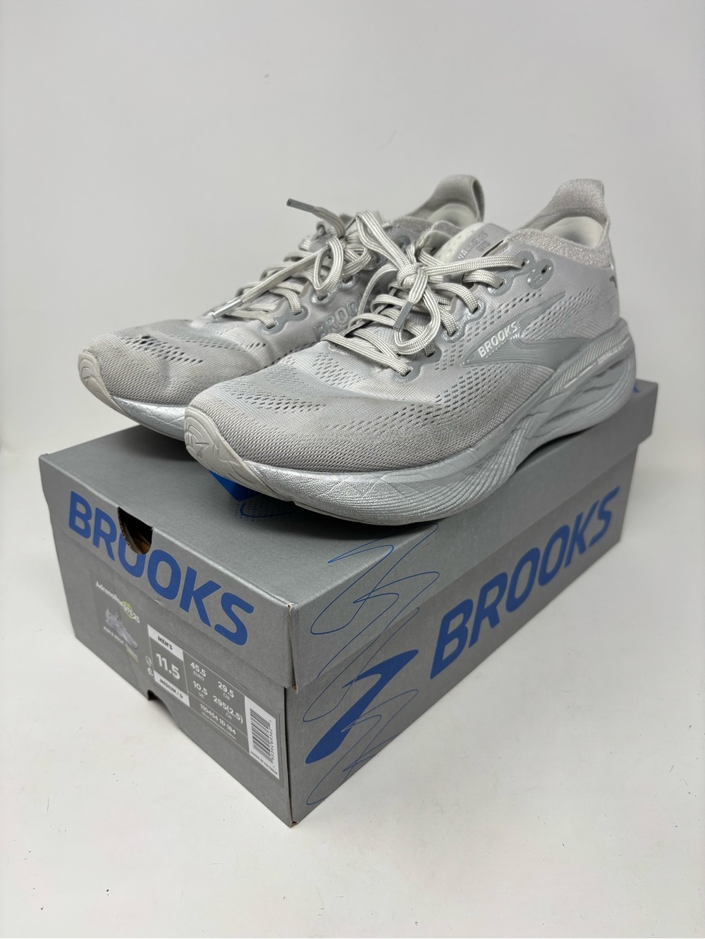 Brooks adrenaline GTS 25 silver anniversary edition size 11.5